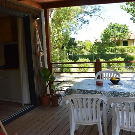 مكان تخييم Village Costa Est *