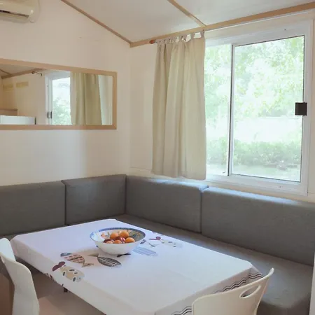 مكان تخييم Village Costa Est